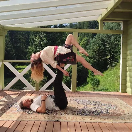 Casa vacanze Ananda Space аренда будинку у ретритному центрі карпати Velykyi Khodak