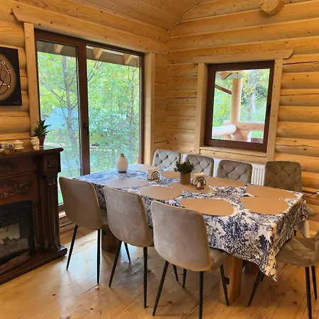 Casa vacanze Ananda Space аренда будинку у ретритному центрі карпати